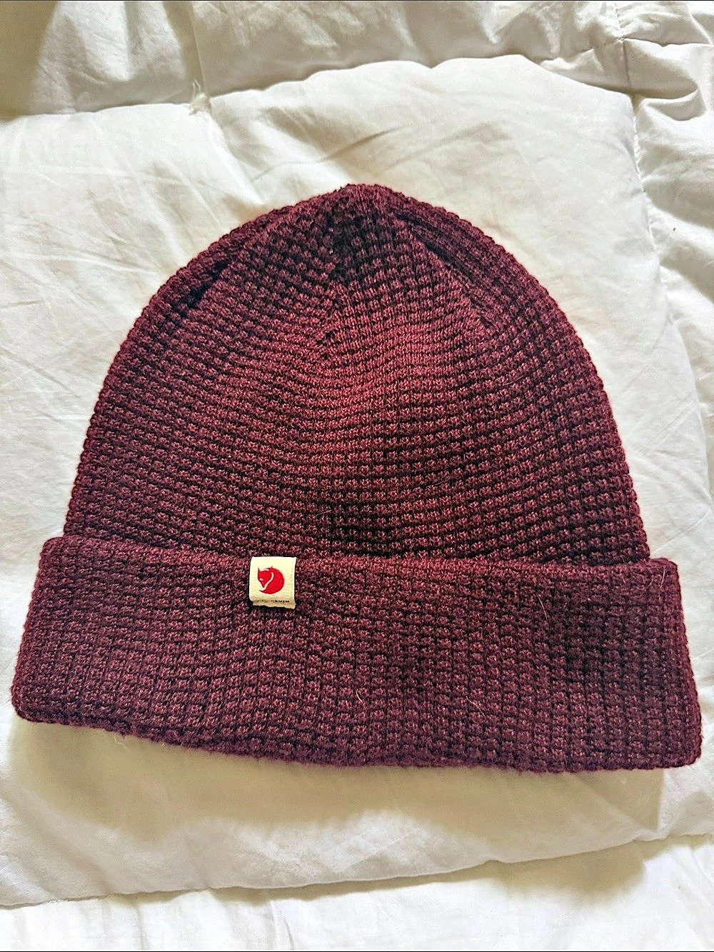 Fjallraven Tab Hat Knit Beanie in Burgundy Like New